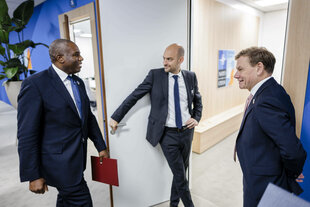 Außenminister Wadephul mit den Amtskollegen Jean-Noel Barrot und Grossbritannien David Lammy.