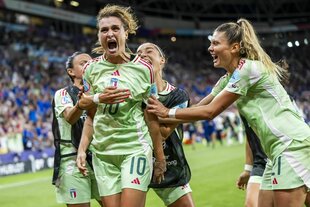 Cristiane Criellei feiert ihr Tor zum 2:1 gegen Norwegen überschwänglich