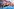 Junge Menschen halten Schilder und Banner