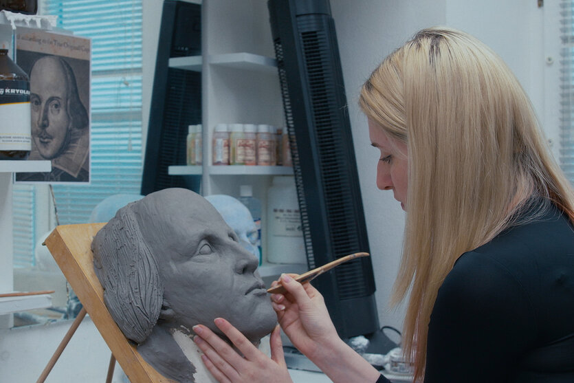 Ein Maskenbild Shakespeare wird angefertigt