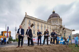 Spatenstich am Spreekanal