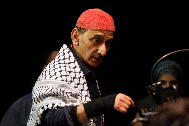 Der libanesische Musiker und Komponist Ziad Rahbani während eines Konzerts in der Hafenstadt Sidon im Süden des Libanon, am 9.10.2014