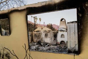 Ein ausgebranntes Haus in Altadena, einem Ortsteil von Los Angeles
