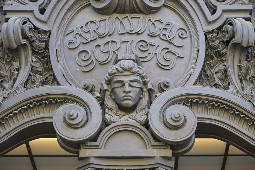 Portal des Kriminalgerichts in Berlin.