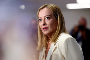 Porträt von Premierministerin Meloni.