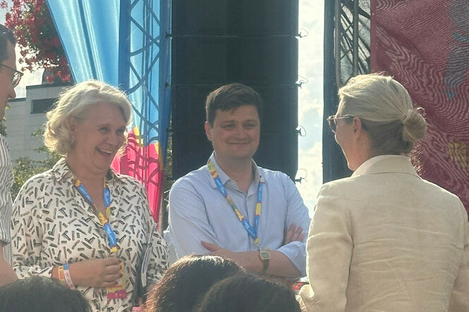 CDU-Politikerin Saskia Ludwig (links) mit Maximilian Tichy und AfD-Chefin Alice Weidel