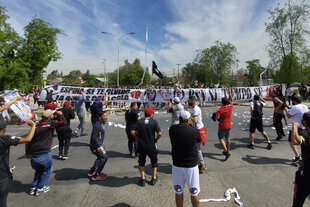 Protestierende Fußballfans in Santiago de Chile