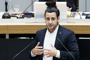 Orkan Özdemir (SPD) spricht im Abgeordnetenhaus
