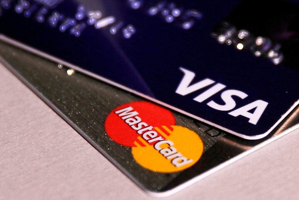 Eine mastercard und eine visa karte