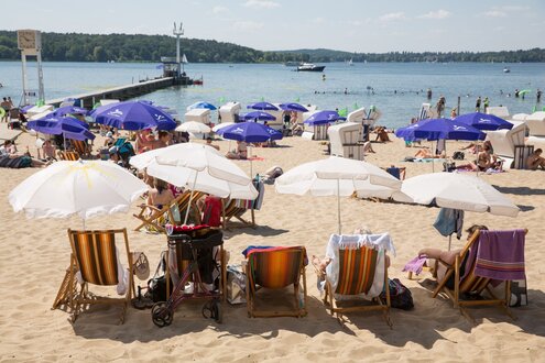 Sonnenschirme am Wannsee