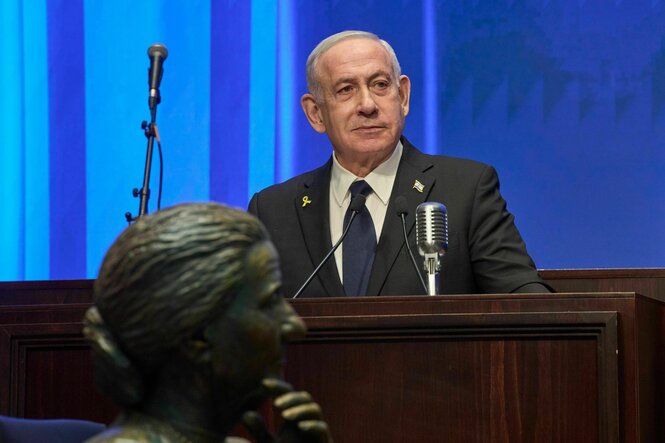 Benjamin Netanjahu spricht bei der Eröffnungsfeier des Knesset-Museums