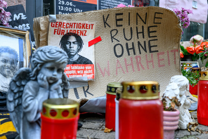 Plakat "Keine Ruhe ohne Wahrheit"