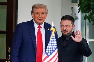 Wolodymyr Selenskyi übergibt Donald Trump einen Brief seiner Frau Olena