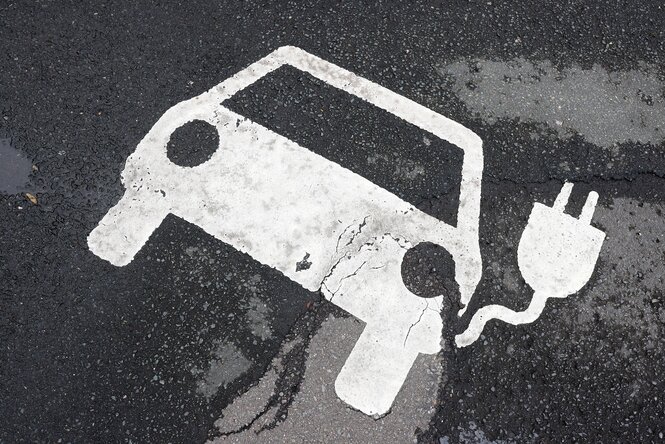Symbol für eine Ladestation für Elektroautos