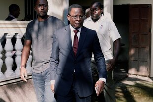 Der nicht zur Wahl nicht zu­gelassene aussichtsreichste Oppositionspolitiker Maurice Kamto im Jahr 2018