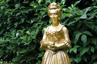 Königin Caroline Mathilde als goldene Figur