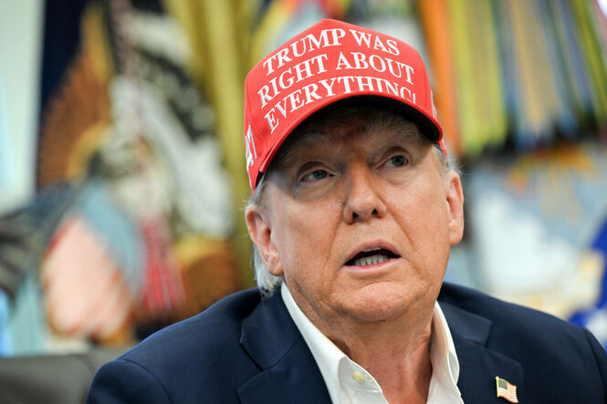 Mann mit Basecap