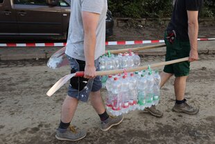 Aufraeumarbeiten im Stadtteil Walporzheim nach den starken Regenfaellen und Ueberflutung der Ahr am 14. Juli.