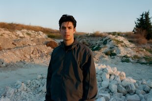 Der Rapper Apsilon in den Dünen