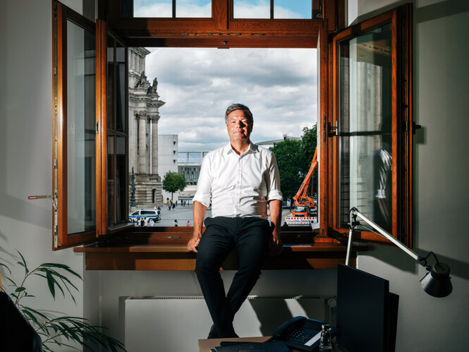 Robert Habeck in seinem Bundestags-Büro