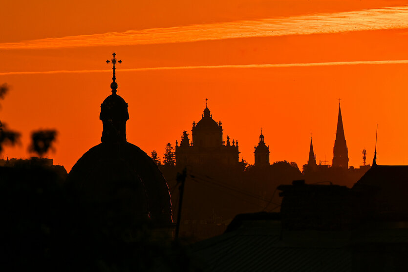 Skylline von Lviv im Sonnenunteregang