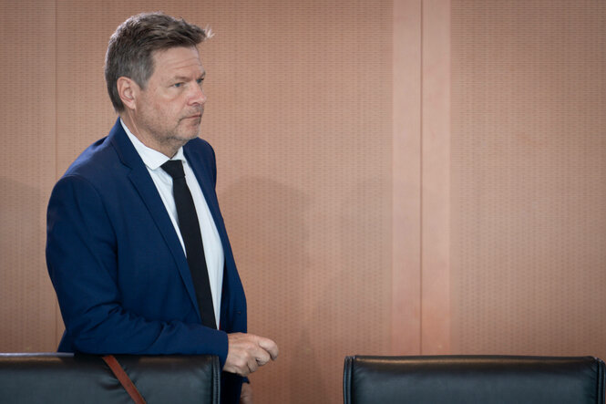 Inzwischen ehermaliger Bundeswirtschafts- und Klimaminister Robert Habeck vor einer Kabinettssitzung