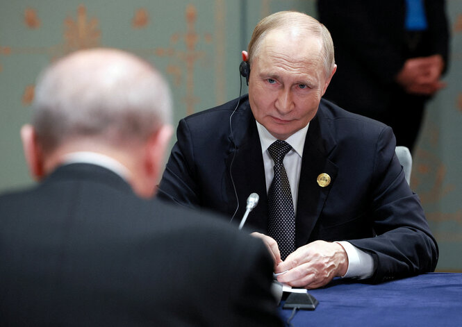 Erdoğan von hinten gesehen und Putin