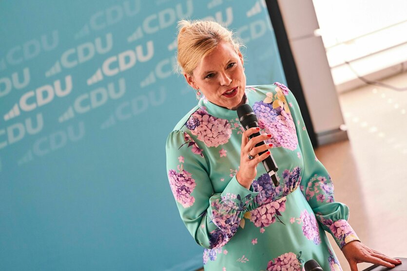 Julia Klöckner spricht beim Sommerfest der CDU Koblenz