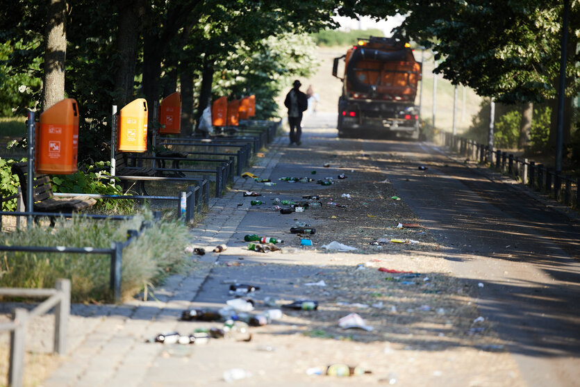 Müll wird im Görlitzer Park entsorgt