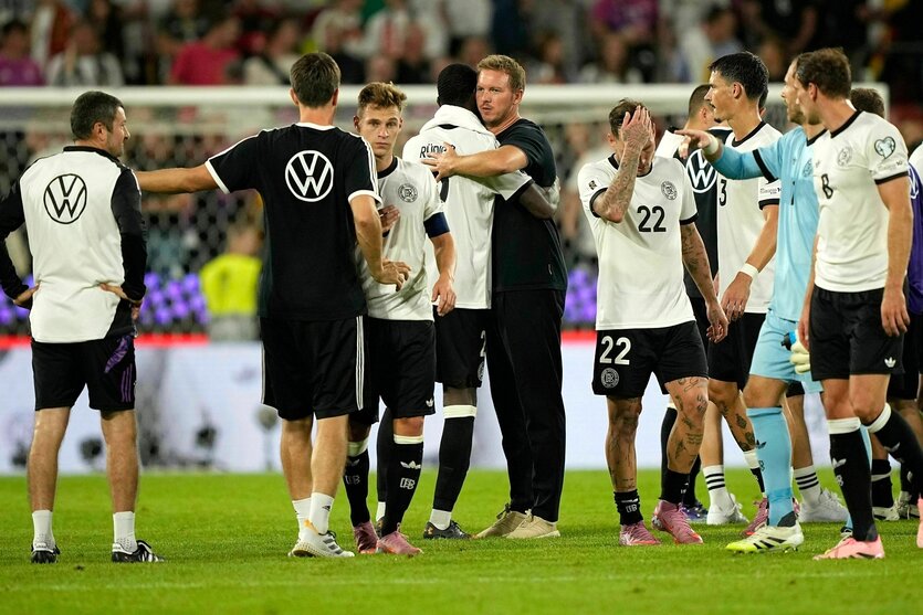 Deutsche Fußballer nach Abpfipff in Köln