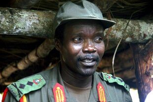 Porträt von Joseph Kony in Uniform