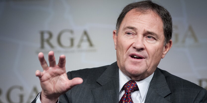 Gary Herbert gestikuliert