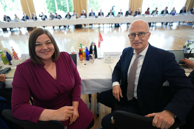 Katharina Fegebank und Peter Tschentscher nebeneinander