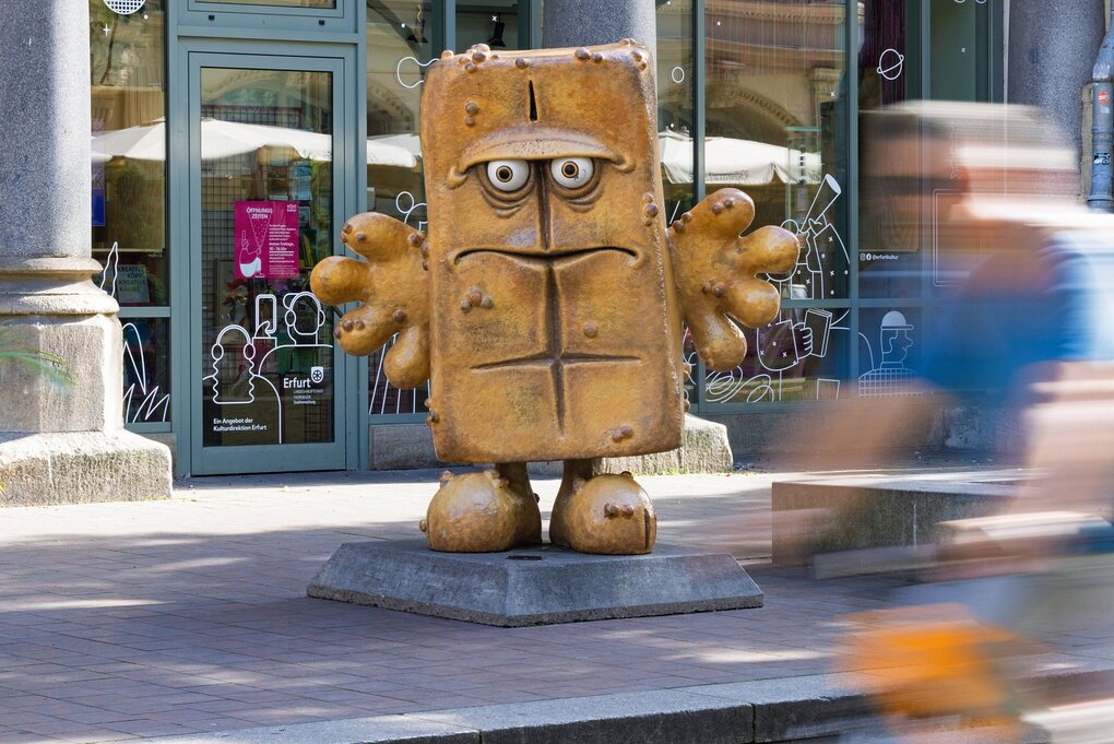 Bernd das Brot, Straßenszene