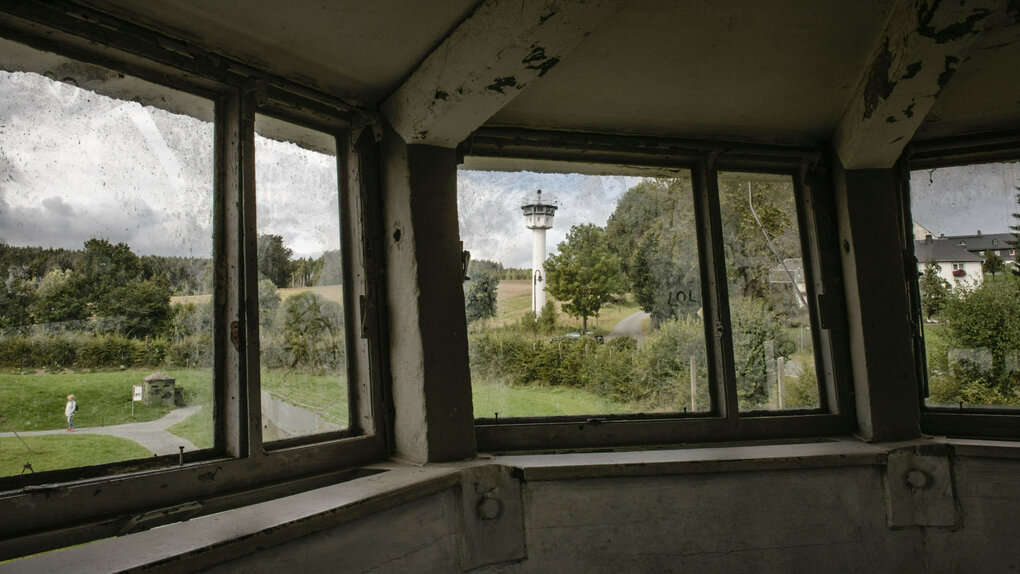 Blick aus einem Wachturm auf die Landschaft.