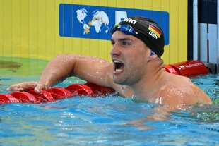 Schwimmer Marius Kusch nach dem Anschlag