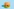 Ein Hamburger vor hellblauem Hintergrund