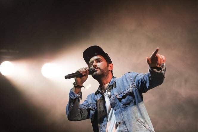 Rapper Chefket auf der Bühne