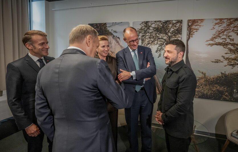 Einige der europäischen Staats- und Regierungschefs (Macron, Tusk, Frederiksan, Merz, Selenskyi) am Donnerstag bei ihrem Treffen in Kopenhagen