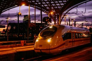ICE im Kölner Hauptbahnhof