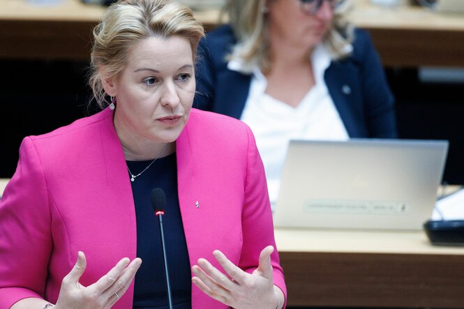 Das Foto zeigt Berlins Wirtschafstsenatorin Franziska Giffey (SPD() im Abgeordnetenhaus