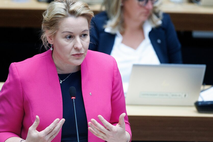 Das Foto zeigt Berlins Wirtschafstsenatorin Franziska Giffey (SPD() im Abgeordnetenhaus