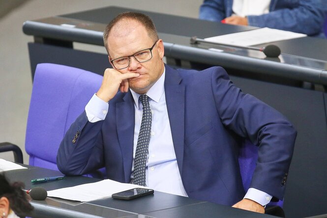 Portrait von Carsten Schneider im Deutschen Bundestag