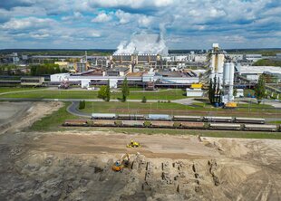 Blick auf die Baustelle für das Projekt eines Gaskraftwerks am Industriestandort Schwarze Pumpe auf der Landesgrenze zwischen Brandenburg und Sachsen.