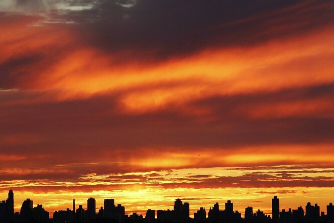 Ein orangeroter Abendhimmel