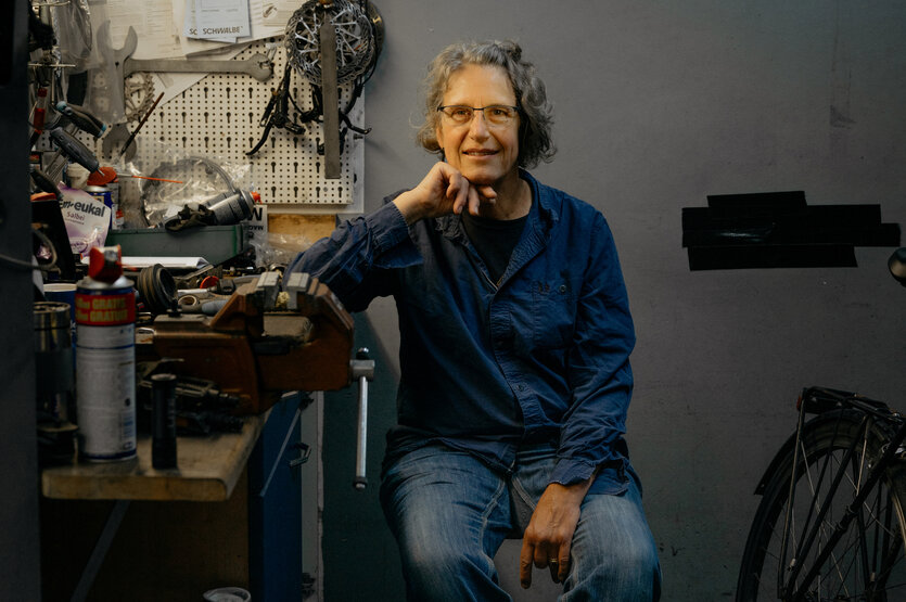 Porträt von Fahrradmechanikerin Katrin Ludwig.
