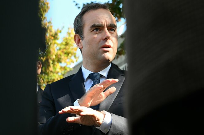Der französische Ministerpräsident Sébastien Lecornu im Anzug