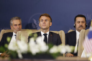 emmanuel macron beim gaza-gipfel in ägypten