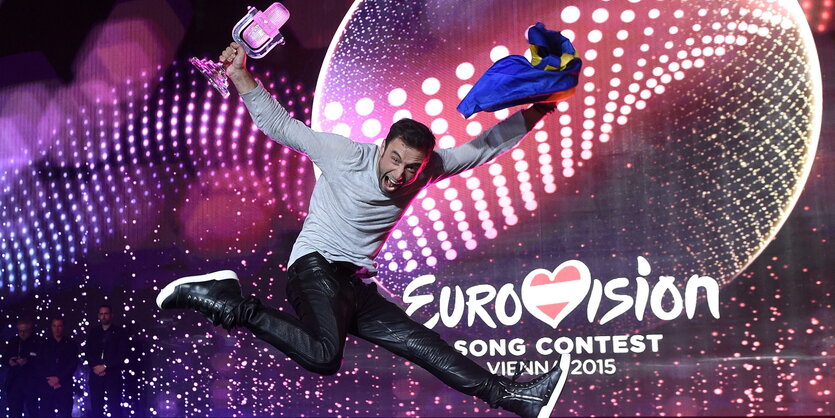 Mans Zelmerloew, Sieger des ESC 2015, springt in die Luft