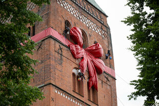 Lübecker Dom mit Schleife